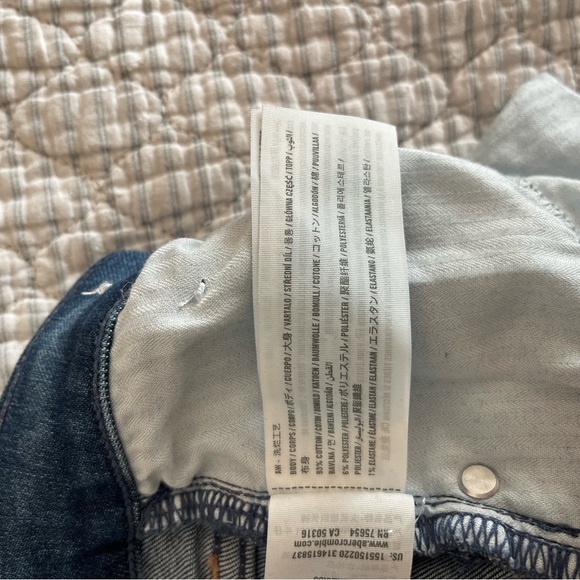 Women’s Abercrombie curve love flare  Blue Jeans - Picture 7 of 7